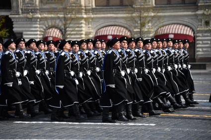 Москва. Парадный расчет Всероссийского кубанского общества во время генеральной репетиции парада на Красной площади, посвященного 77-й годовщине Победы в Великой Отечественной войне.