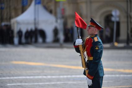 Москва. Линейный во время генеральной репетиции парада на Красной площади, посвященного 77-й годовщине Победы в Великой Отечественной войне.