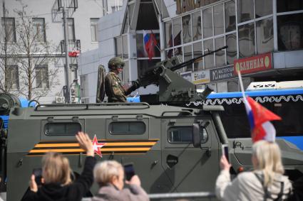 Москва.  Возвращение военной техники после  репетиции парада в честь 77-й годовщины Победы в Великой Отечественной войне через Таганскую площадь.