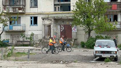 Луганская область. г.Рубежное. Сотрудники коммунальных служб города.