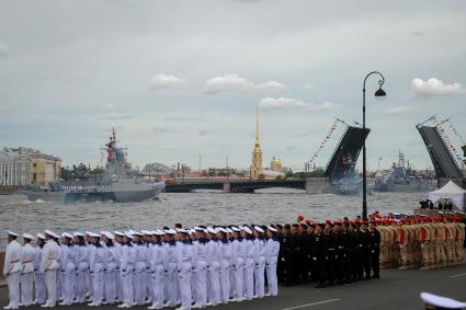 Санкт-Петербург. Во время репетиции  парада дня ВМФ.