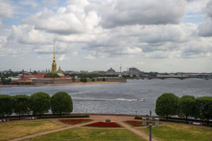 Санкт-Петербург. Вид на Петропавловскую  крепость.