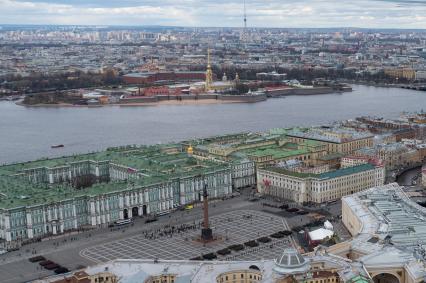 Санкт-Петербург. Вид сверху на дворцовую площадь.