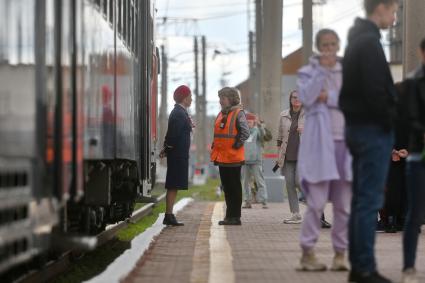 Екатеринбург. Отправка первого электропоезда \'Орлан\' с туристами в природный парк \'Оленьи ручьи\'