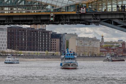 Москва. Прогулочные теплоходы на Москва-реке.