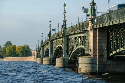 Санкт-Петербург. Вид на Троицкий мост.