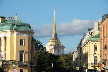 Санкт-Петербург. Вид на Адмиралтейство.