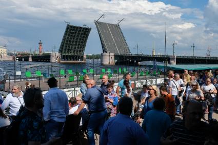 Санкт-Петербург. Разведение мостов.