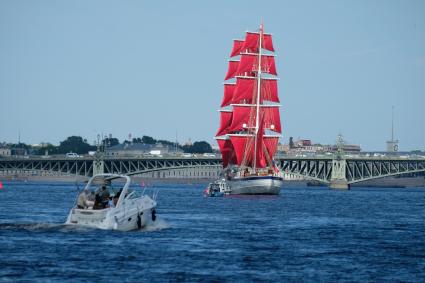 Санкт-Петербург. Бриг `Россия` у Троицкого моста.