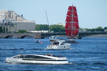 Санкт-Петербург. Бриг `Россия` у Троицкого моста.