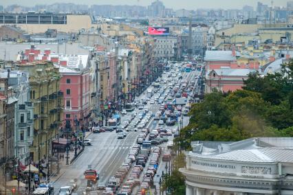 Санкт-Петербург. Вид на Невский проспект сверху.