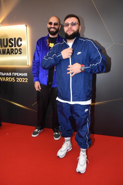 Москва. Рэп-дуэт HammAli & Navai на церемонии вручения музыкальной премии`Жара Music Awards` в концертном зале `Крокус Сити Холл`.