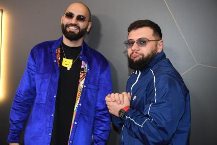 Москва. Рэп-дуэт HammAli & Navai на церемонии вручения музыкальной премии`Жара Music Awards` в концертном зале `Крокус Сити Холл`.