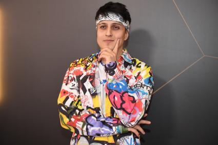 Москва. Певец Хабиб Шарипов на церемонии вручения музыкальной премии`Жара Music Awards` в концертном зале `Крокус Сити Холл`.