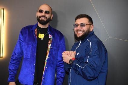 Москва. Рэп-дуэт HammAli & Navai на церемонии вручения музыкальной премии`Жара Music Awards` в концертном зале `Крокус Сити Холл`.