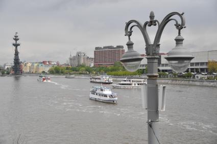 Москва. Прогулочные теплоходы на Москва-реке.