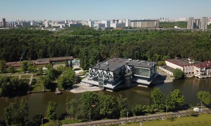 Москва. Вид с коптера на территорию ВДНХ.