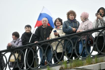 Екатеринбург. Выступление сводного тысячного хора музыкальных коллективов  \'Хором славим Россию и город!\' во время празднования Дня России