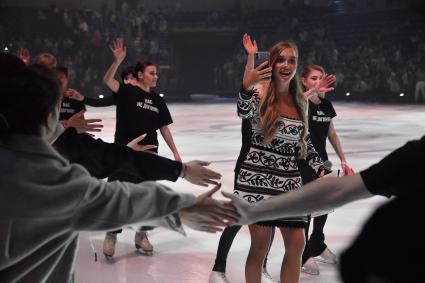 Москва. Фигуристка Елена Радионова во время шоу Евгения Плющенко `Союз чемпионов`на `ВТБ Арене`.