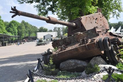 Московская область. Средний танк FV4101 Charioteer на территории музея техники Вадима Задорожного.