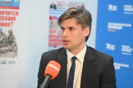 Санкт-Петербург. Заместитель министра транспорта РФ Дмитрий Баканов в Открытой студии ИД `Комсомольская правда` во второй день работы XXV Петербургского международного экономического форума - 2022.