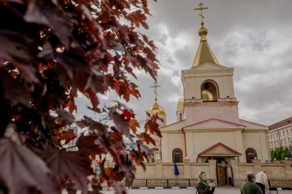 Чеченская Республика, Грозный. Вид на храм Михаила Архангела.