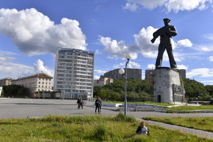 Мурманская область. г.Североморск. Памятник Героям-Североморцам, защитникам Заполярья на Приморской площади.