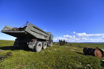 Мурманская область. о.Кильдин. Военнослужащие экологического взвода министерства обороны РФ проводят работы по очистке Арктической зоны от техногенного загрязнения в рамках специальной экспедиции РГО и минобороны РФ.