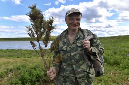 Мурманская область. о.Кильдин. Биолог СпбГУ Игорь Попов, который на добровольных началах помогает РГО в исследовании острова.