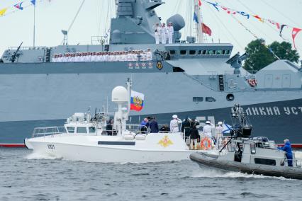 Санкт-Петербург. Во время Главного военно-морского парада в честь Дня Военно-морского флота России.