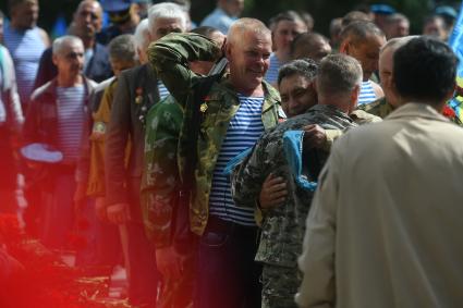 Екатеринбург. Праздничные гуляния десантников в день ВДВ.