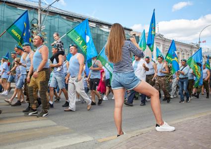 Пермь. Десантники во время празднования Дня Воздушно-десантных войск России.