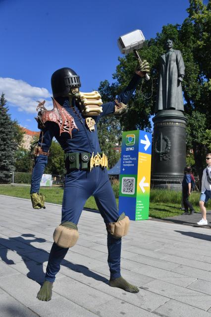 Москва.  Участник  международного  фестиваля науки и технологий Geek Picnic в парке искусств `Музеон`.