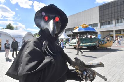 Москва.  Участник международного  фестиваля  науки и технологий Geek Picnic в парке искусств `Музеон`.