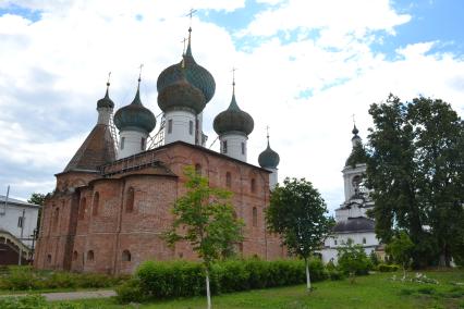 Ростов Великий. Авраамиев Богоявленский монастырь.