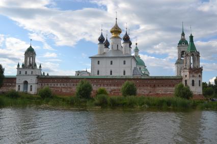 Ростов Великий. Спасо-Яковлевский Дмитриев мужской монастырь.