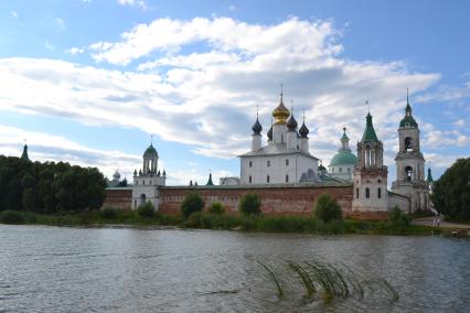 Ростов Великий. Спасо-Яковлевский Дмитриев мужской монастырь.