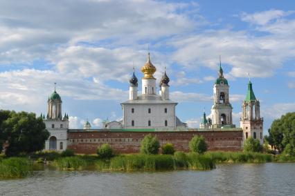 Ростов Великий. Спасо-Яковлевский Дмитриев мужской монастырь.