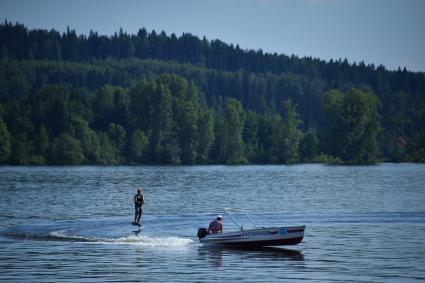 Пермь.Отдыхающие на Воткинском водохранилище.