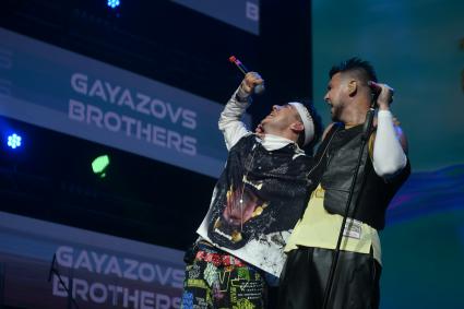 Екатеринбург. Музыкальная группа \'Gayazovs brothers\' (братья Гаязовы) во время выступления на фестивале \'Summer Fest 2022\'