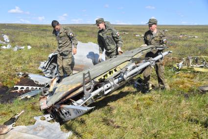 Чукотский автономный округ.  Место крушения самолета под командованием майора Федора Пономаренко, обнаруженное   в 50 км от поселка Уэлькаль. Авария С-47 \"Дуглас\" № 223986 произошла 25 ноября 1943 года.