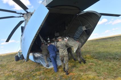 Чукотский автономный округ.  Место крушения самолета под командованием майора Федора Пономаренко, обнаруженное в 50 км от поселка Уэлькаль. Авария С-47 \"Дуглас\" № 223986 произошла 25 ноября 1943 года.