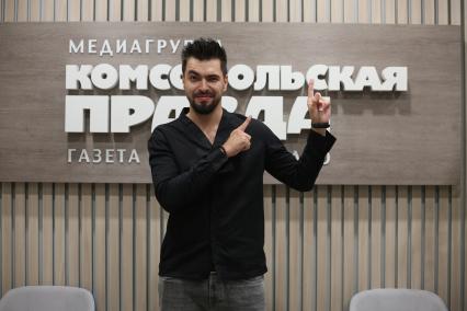 Москва. Телеведущий Вячеслав Макаров в ИД `Комсомольская правда`.