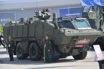 Московская область. Разведывательная химическая машина РХМ-9 на открытии международного военно-технического форума `Армия-2022` в конгрессно-выставочном центре `Патриот`.