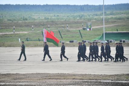 Московская область, Алабино. Военнослужащие Республики Беларусь во время соревнований танковых экипажей в конкурсе `Танковый биатлон-2022` в рамках VIII Армейских международных игр `АрМИ-2022`.