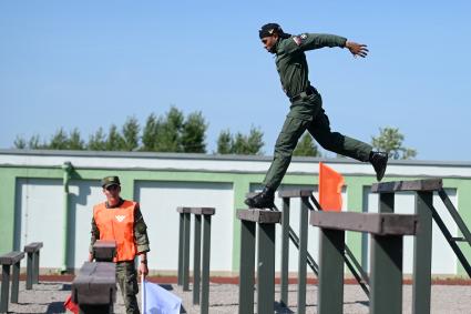 Ленинградская область. Участник этапа индивидуального мастерства конкурса `Военно-медицинская эстафета` в рамках Армейских международных игр-2022 (АрМИ-2022).