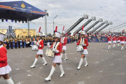 Москва. Во время III Международного пожарно-спасательного конгресса на территории Парка Горького.