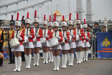 Москва. Во время III Международного пожарно-спасательного конгресса на территории Парка Горького.