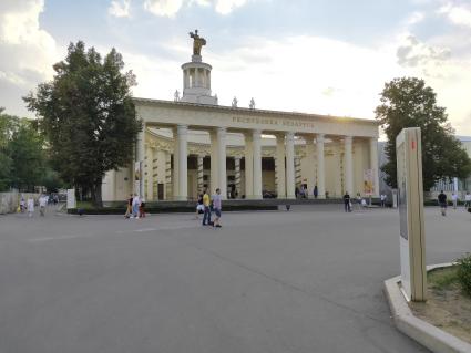 Москва. Павильон `Республика Беларусь` на территории ВДНХ.