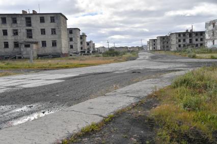 Чукотский автономный округ. Вид на заброшенный поселок  Угольные Копи.